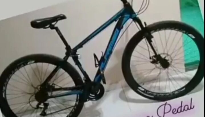 Bicicleta azul aro 29 de alumínio roubada