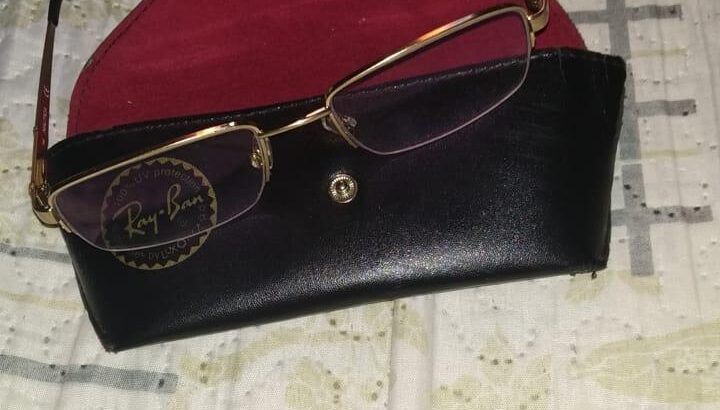 Óculos de grau (da Ray Ban) encontrado na Floriano